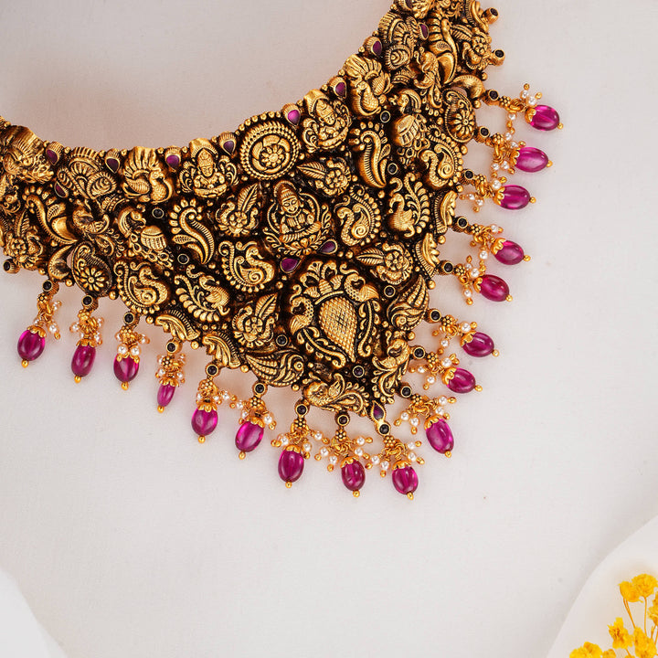 Samrindha Nagas Choker