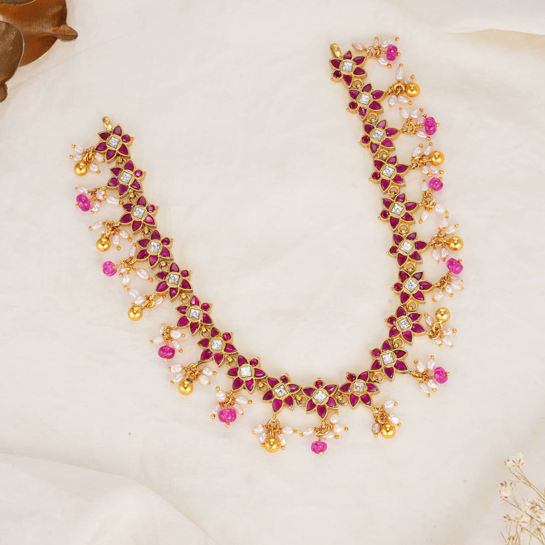 Ahanika Kundan Short Necklace