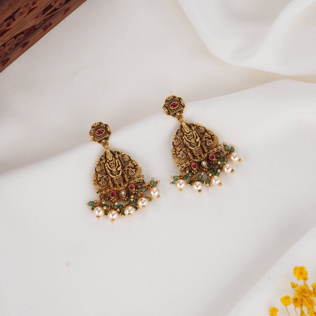 Divine Look 3D Spl Short Necklace Set