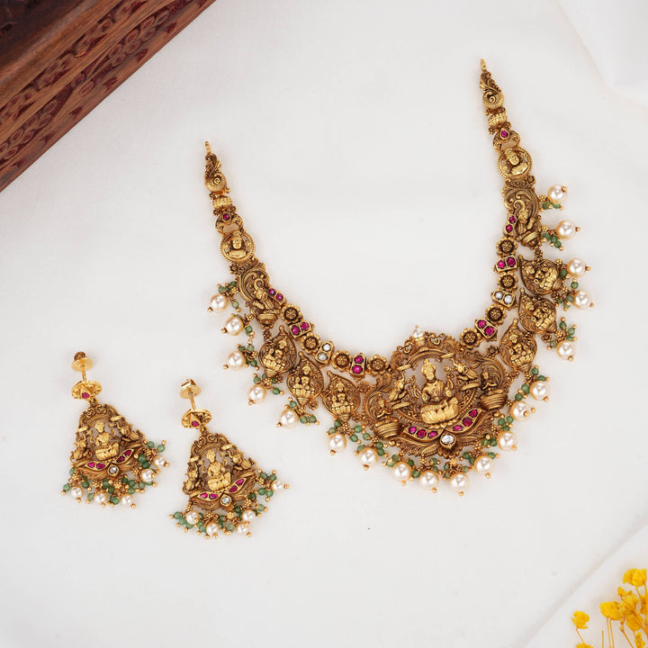 Ravitha 3D Spl Short Necklace Set