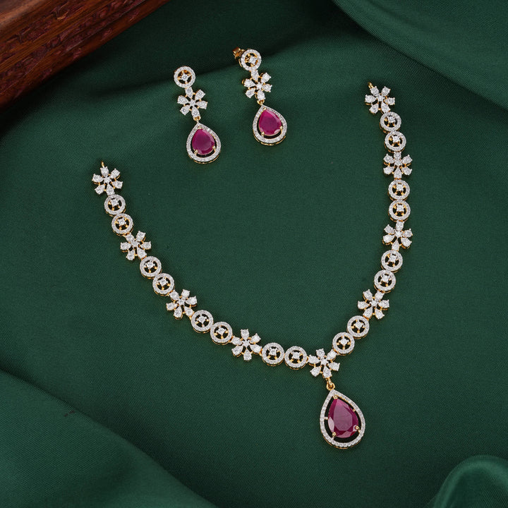 Glitz Diamond Design Necklace Set