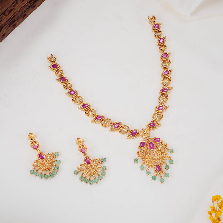 Beautiful Stone Short Necklace Set