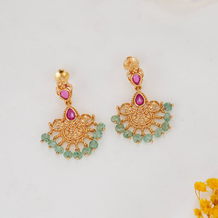 Beautiful Stone Short Necklace Set