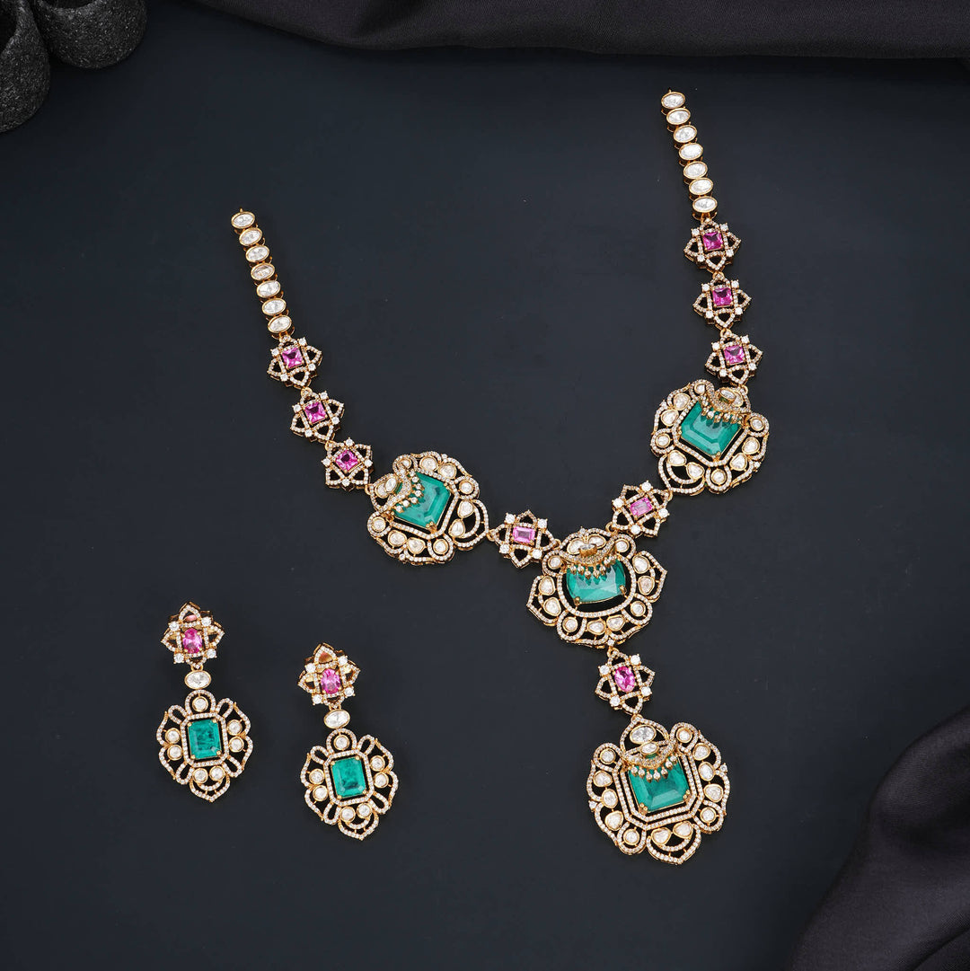 Chic & Glow Victorian Long Necklace Set