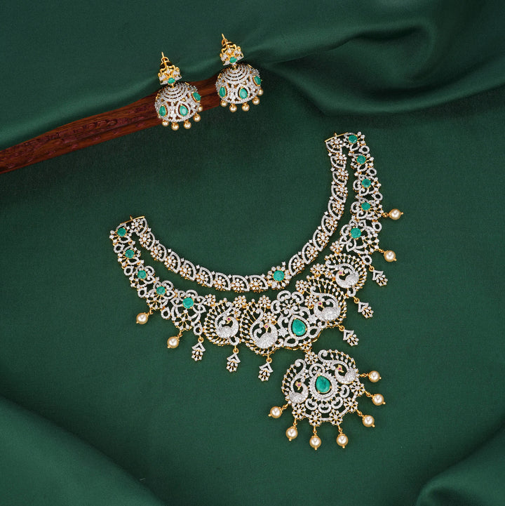 Dazzle Diamond Design Necklace Set