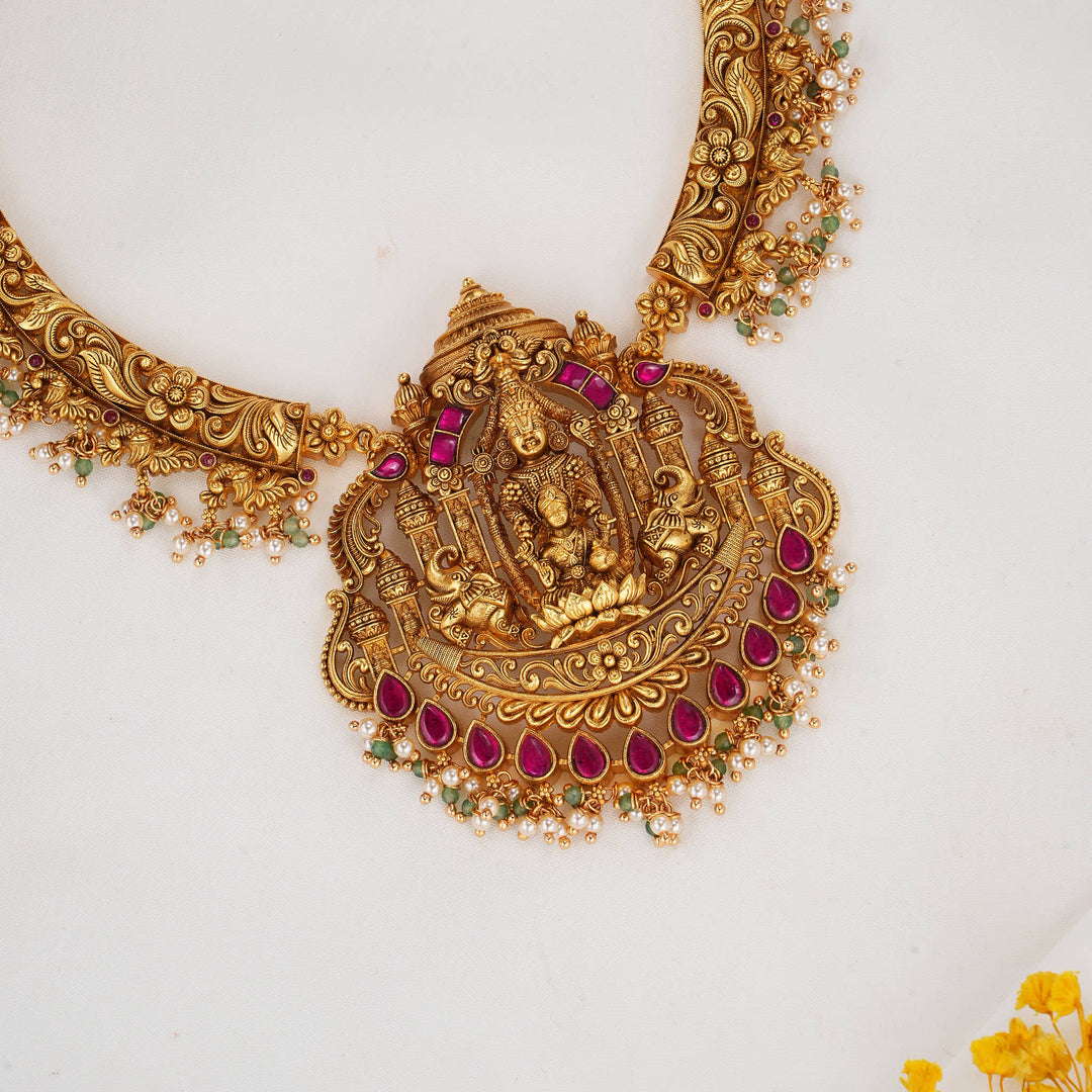 Divine Look 3D Spl Short Necklace Set