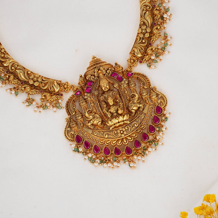 Divine Look 3D Spl Short Necklace Set