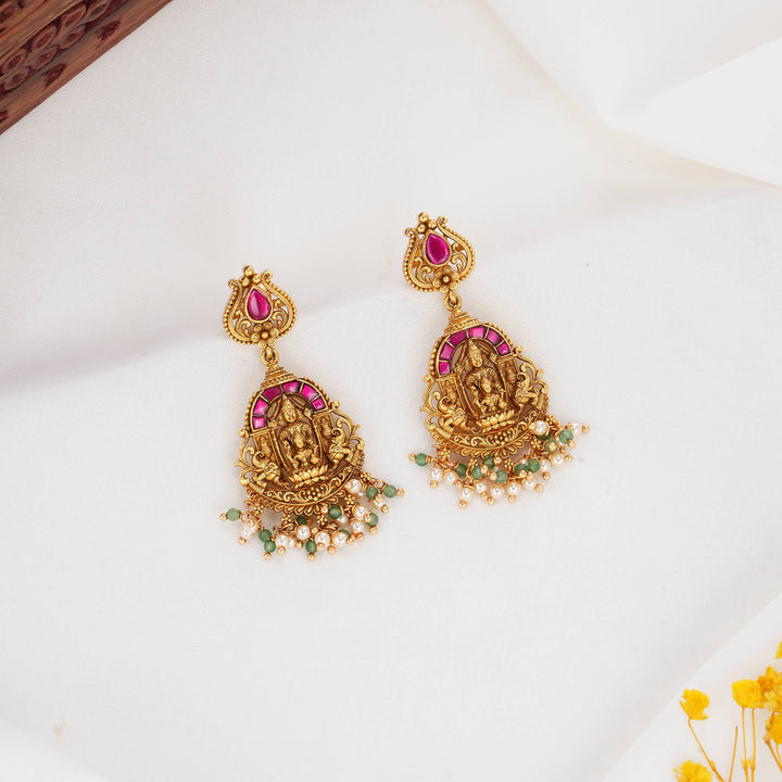 Divine Look 3D Spl Short Necklace Set
