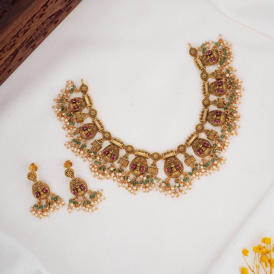 Stylish 3D Spl Short Necklace Set