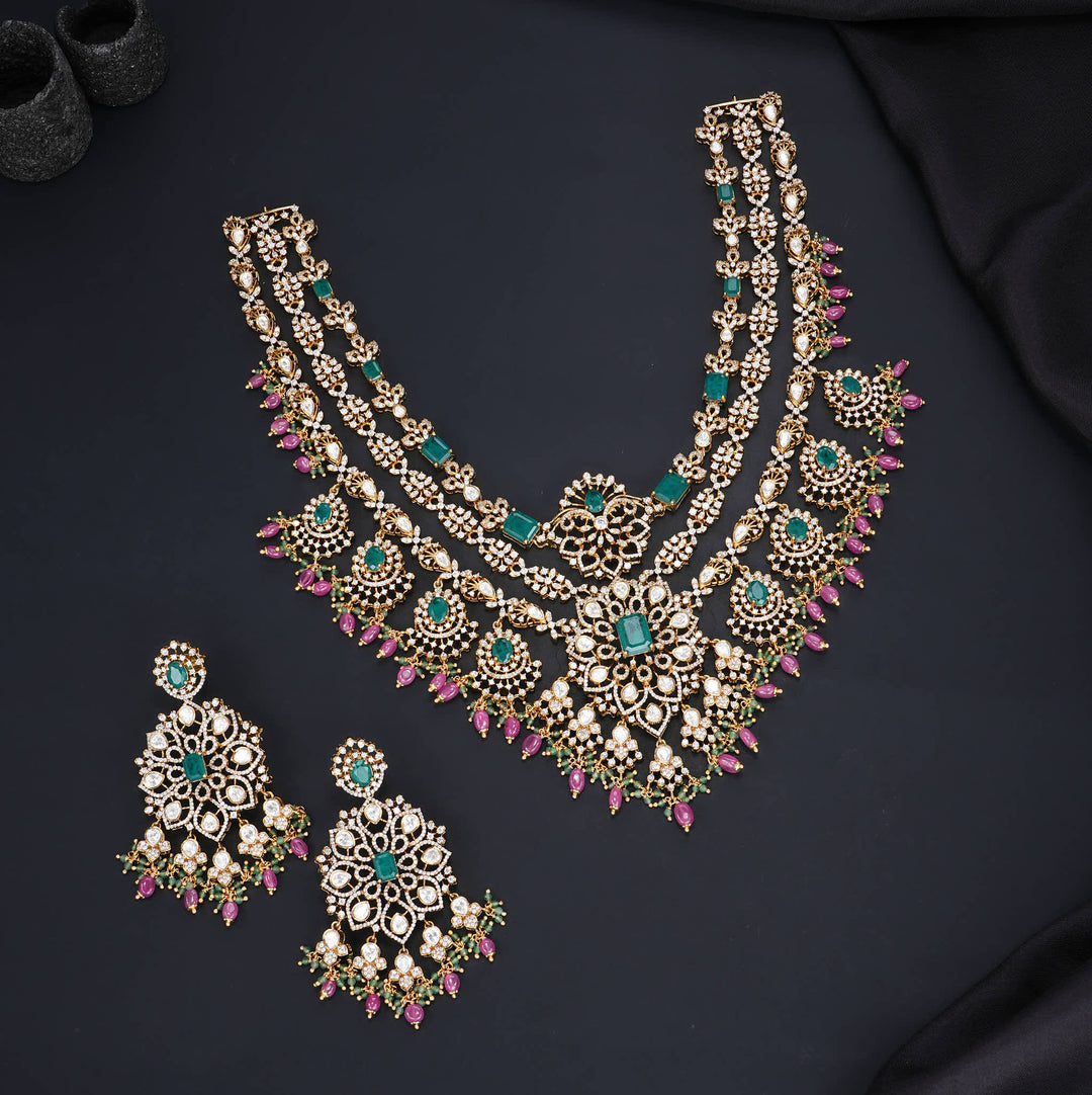 Luxurious Diamond Design Necklace Set