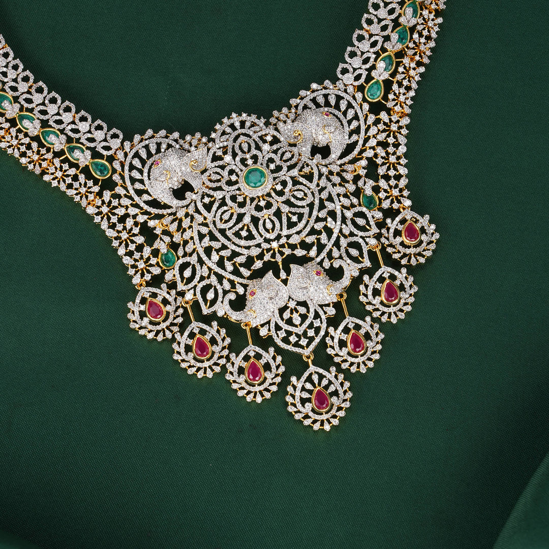 Luxe Diamond Design Necklace Set