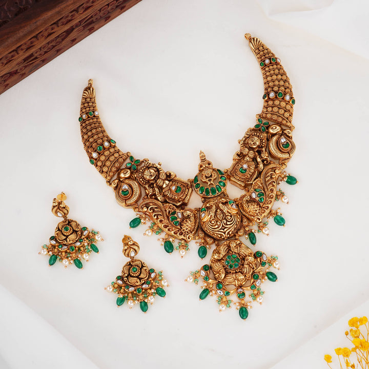 Zara 3D Spl Short Necklace Set