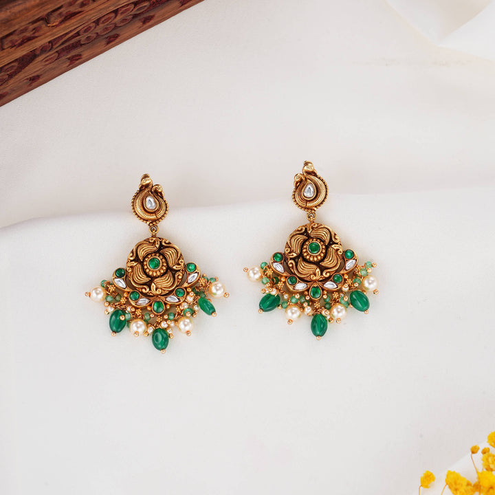 Zara 3D Spl Short Necklace Set