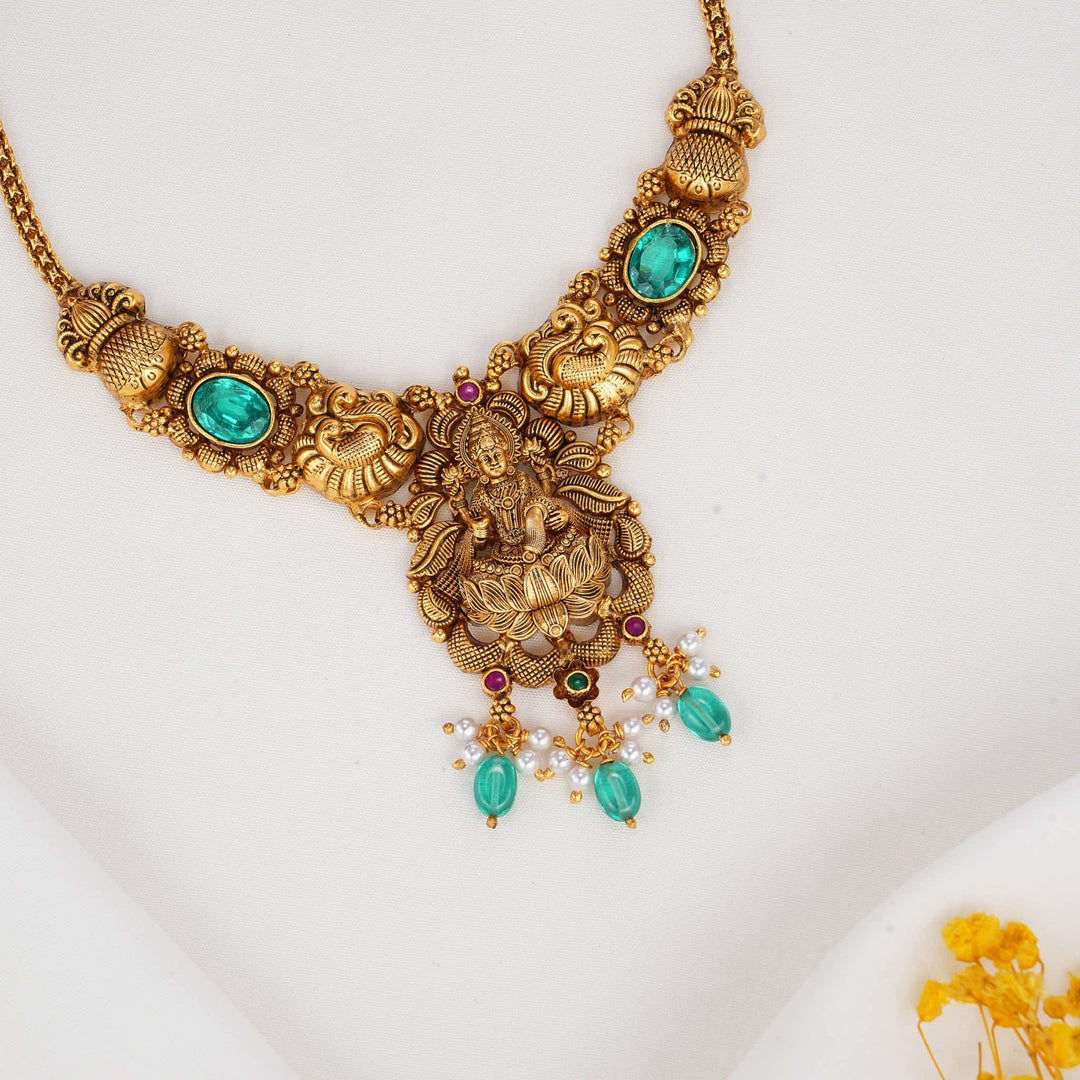 Dreamy Nagas Short Necklace