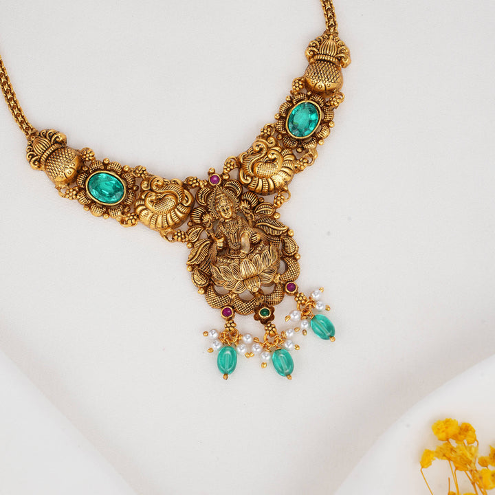 Dreamy Nagas Short Necklace