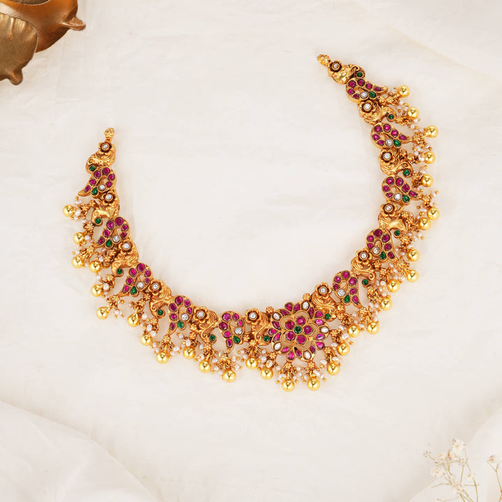 Vedhikaa Kundan Short Necklace