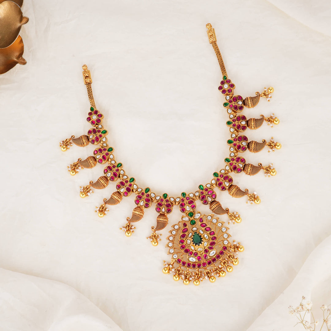 Vinithaa Kundan Short Necklace