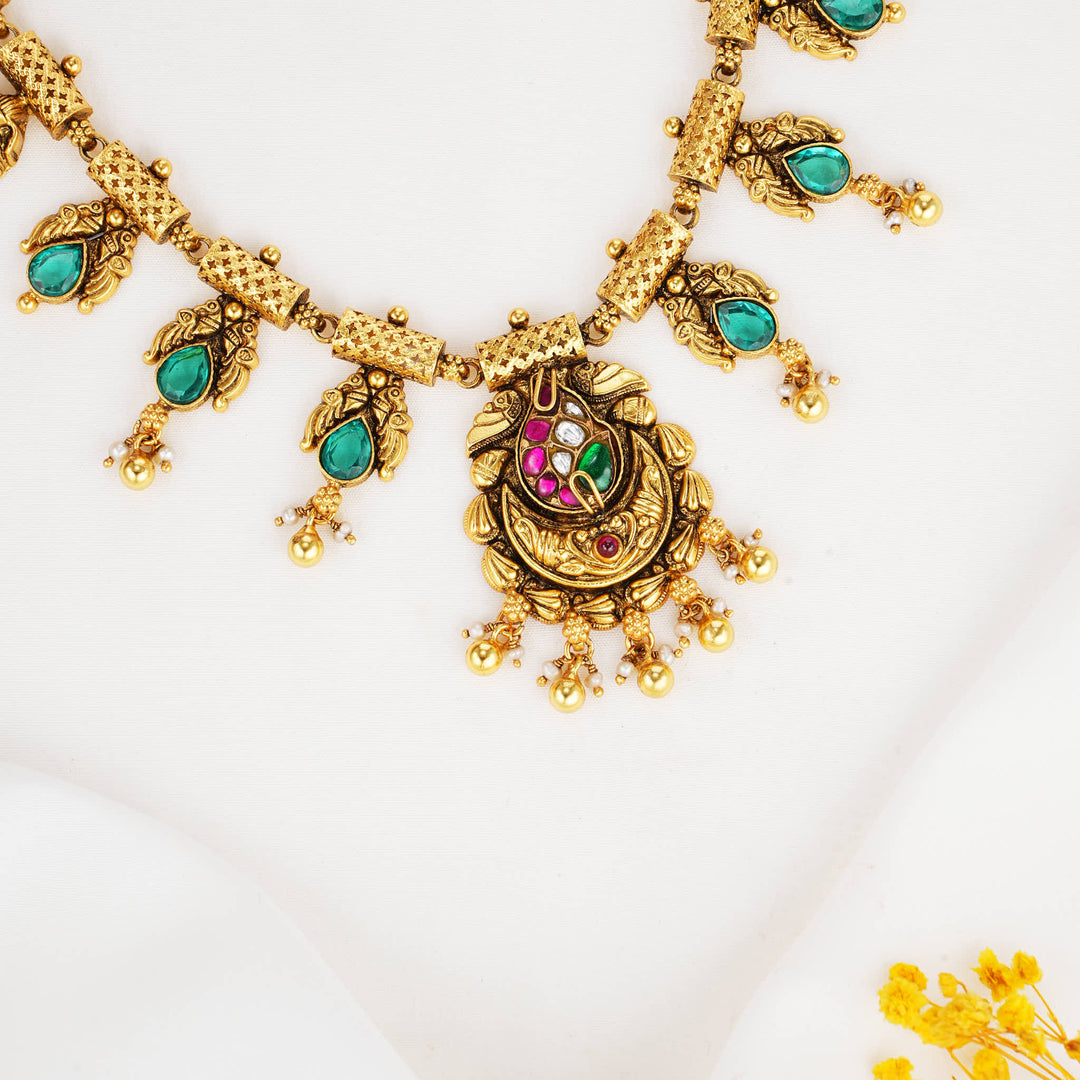 Vinitha Nagas Short Necklace
