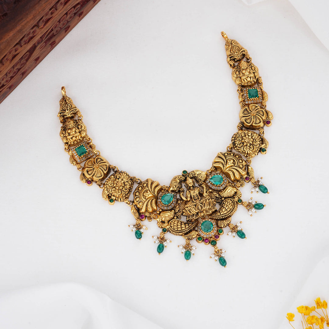 Vinthikaa Nagas Short Necklace