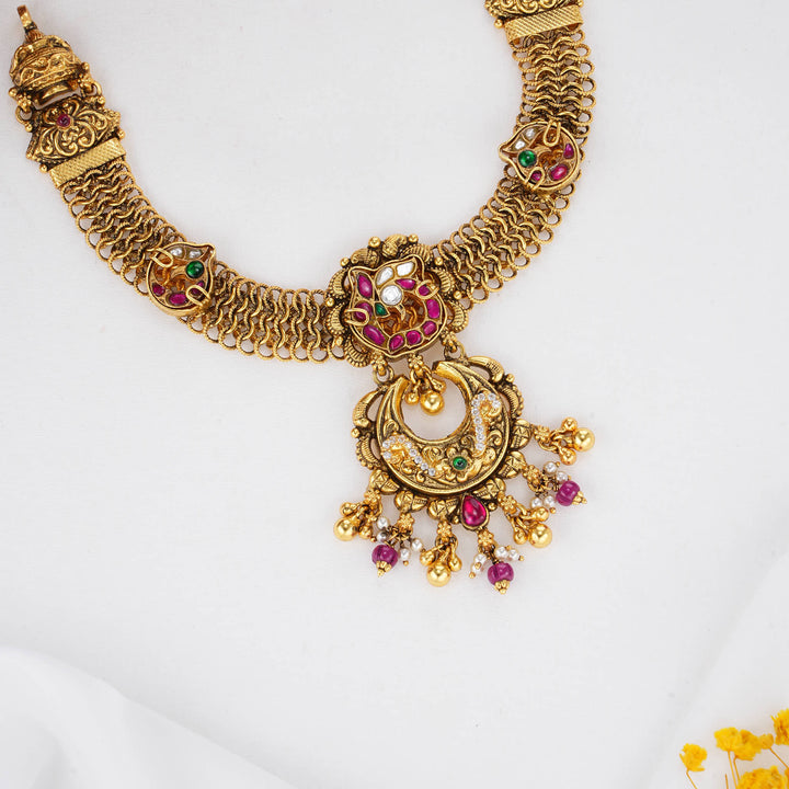 Radiantly Attractive Nagas Short Necklace