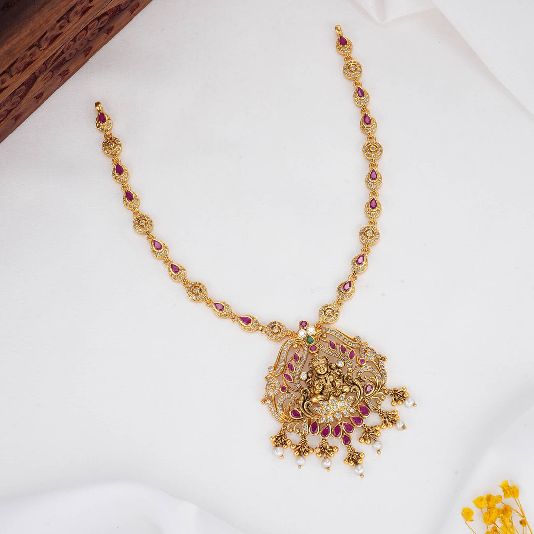Dazzling Stone Short Necklace