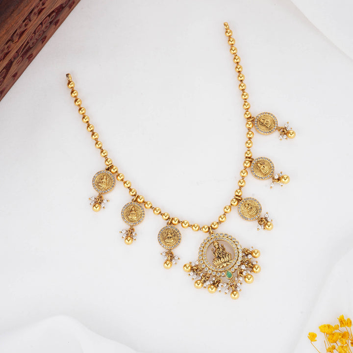 Worthy Look Nagas Short Necklace