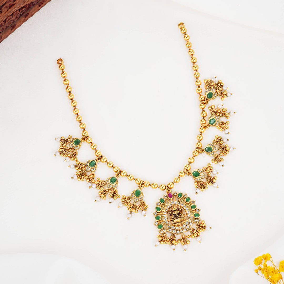 Fit for Royalty Stone Short Necklace