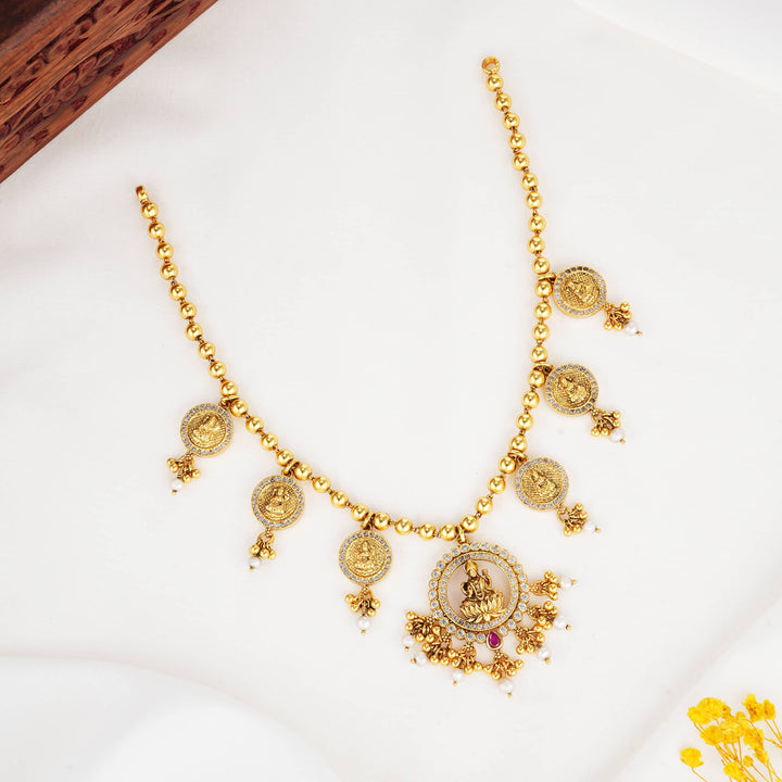 Catches Attention Nagas Short Necklace