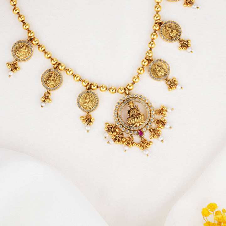 Catches Attention Nagas Short Necklace