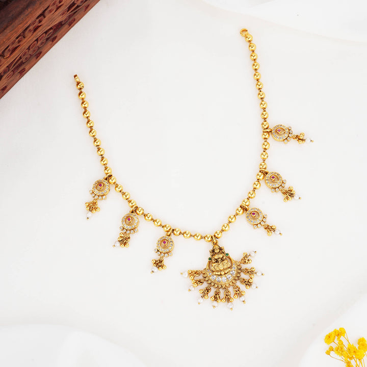 Beautifully Glows Stone Short Necklace