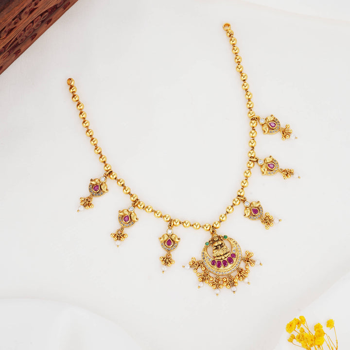 Showstopping Stone Short Necklace