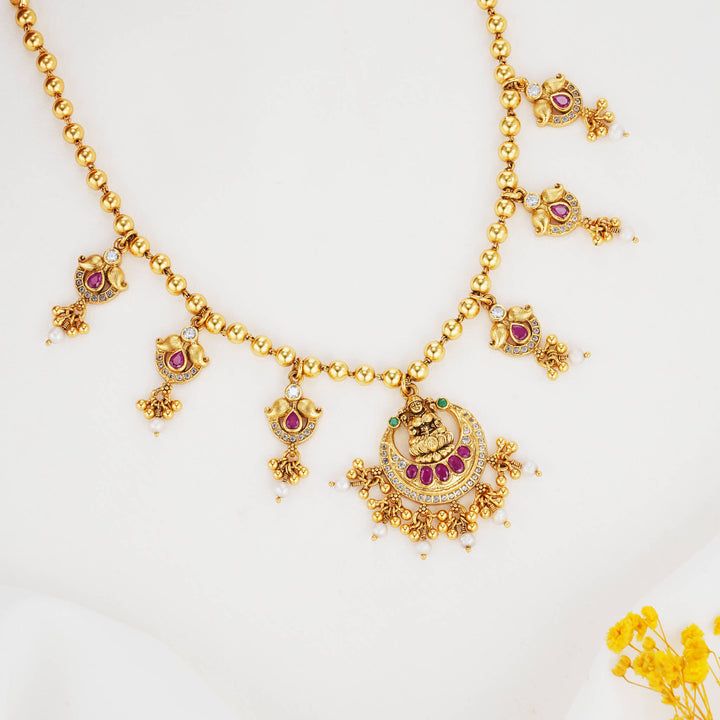 Showstopping Stone Short Necklace