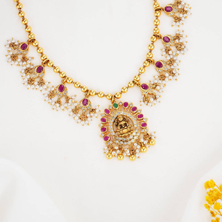 Richly Decorated Stone Short Necklace