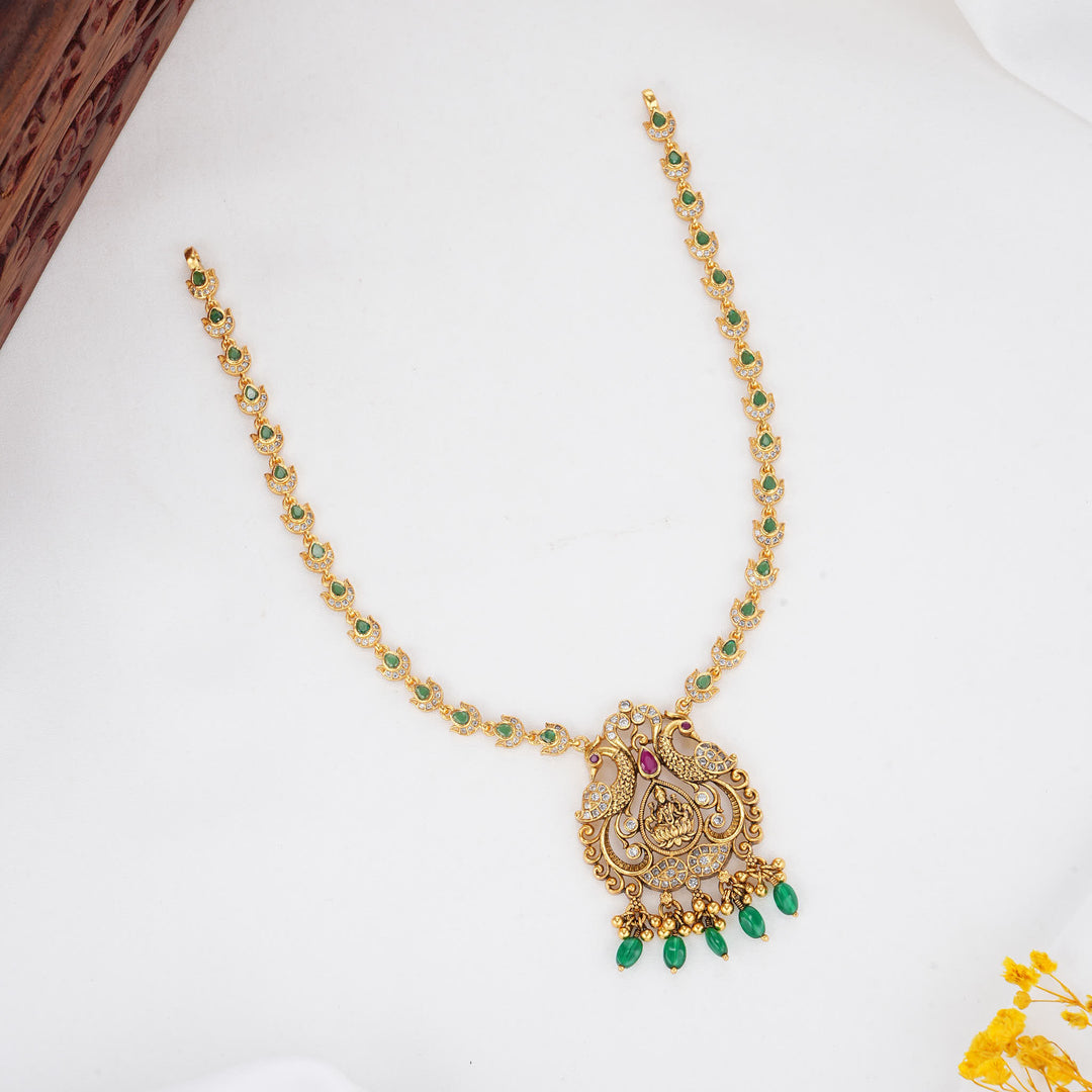Ishitha Stone Short Necklace