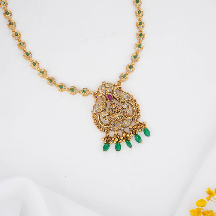 Ishitha Stone Short Necklace