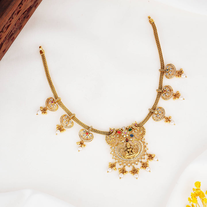 Divine Adornment Stone Short Necklace