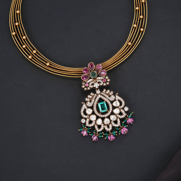Hasli Victorian Short Necklace Set