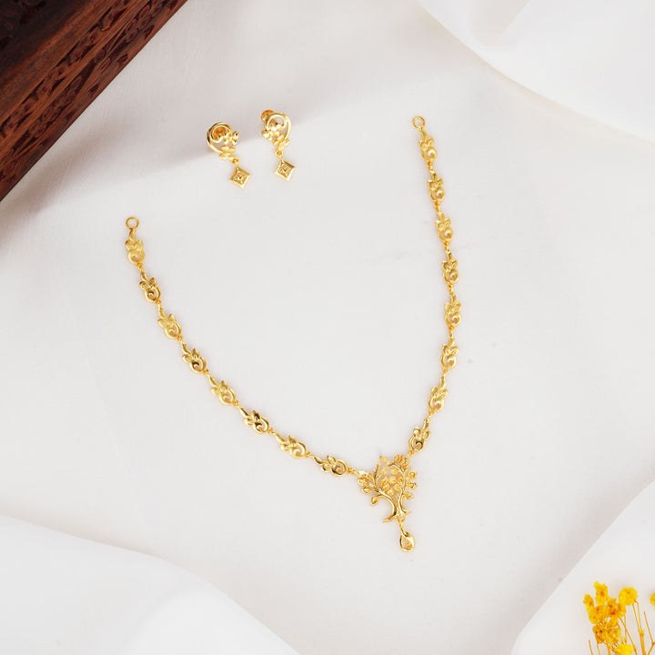 Shivinthikaa 3D Spl Short Necklace Set