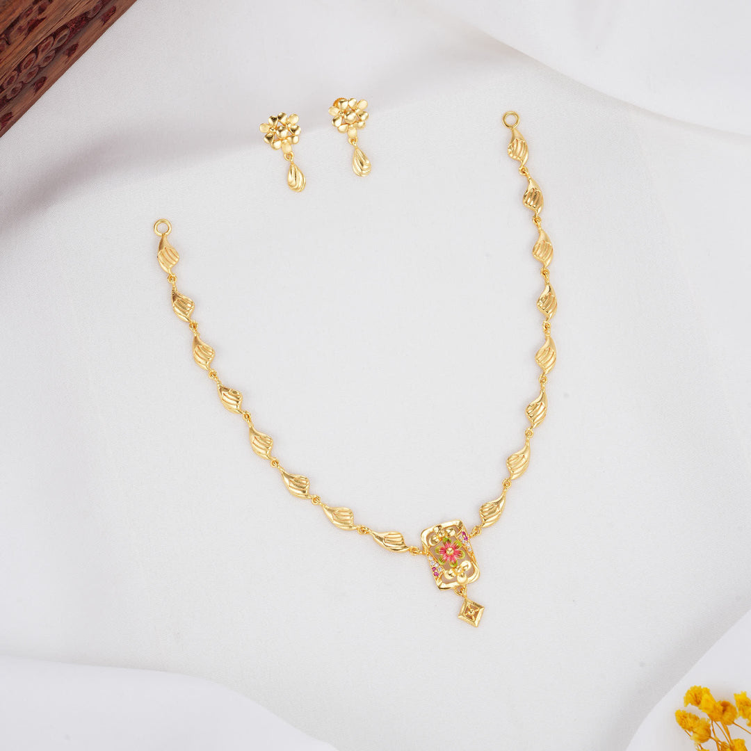 Niharikaa 3D Spl Short Necklace Set