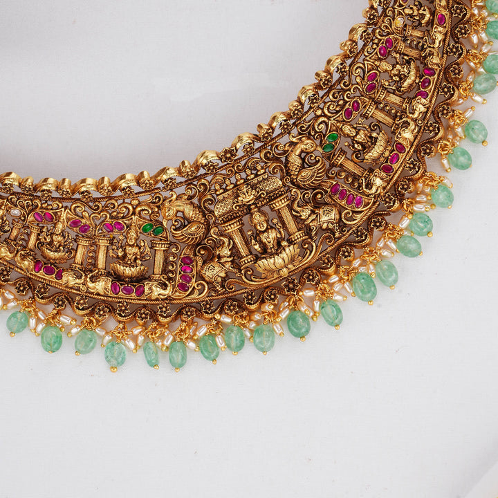 Gracefully Crafted 3D Spl Choker Necklace Set