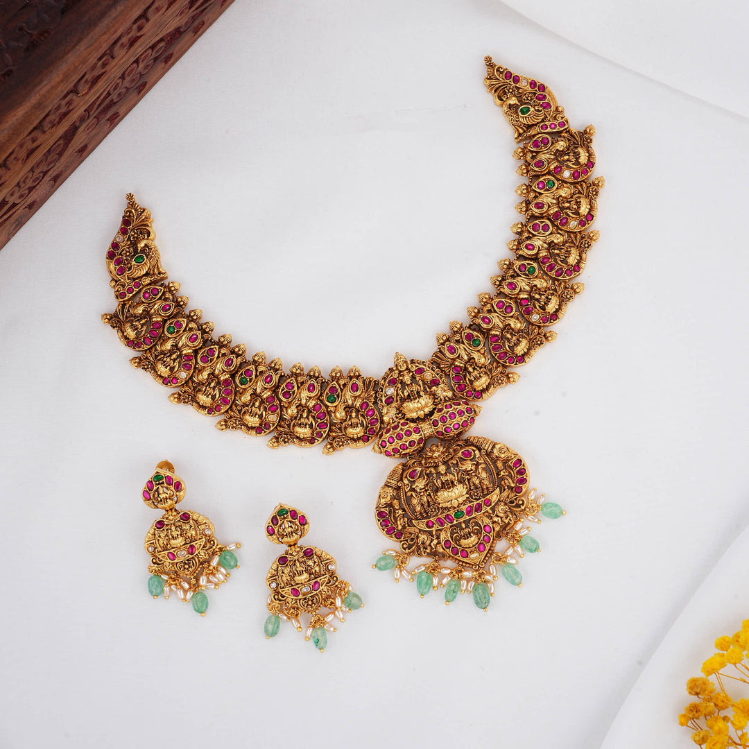 Glowing Elagance 3D Spl Short Necklace Set