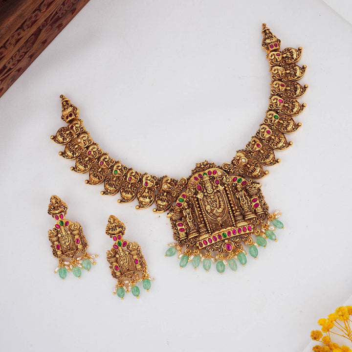 Regal and Graceful 3D Spl Short Necklace Set
