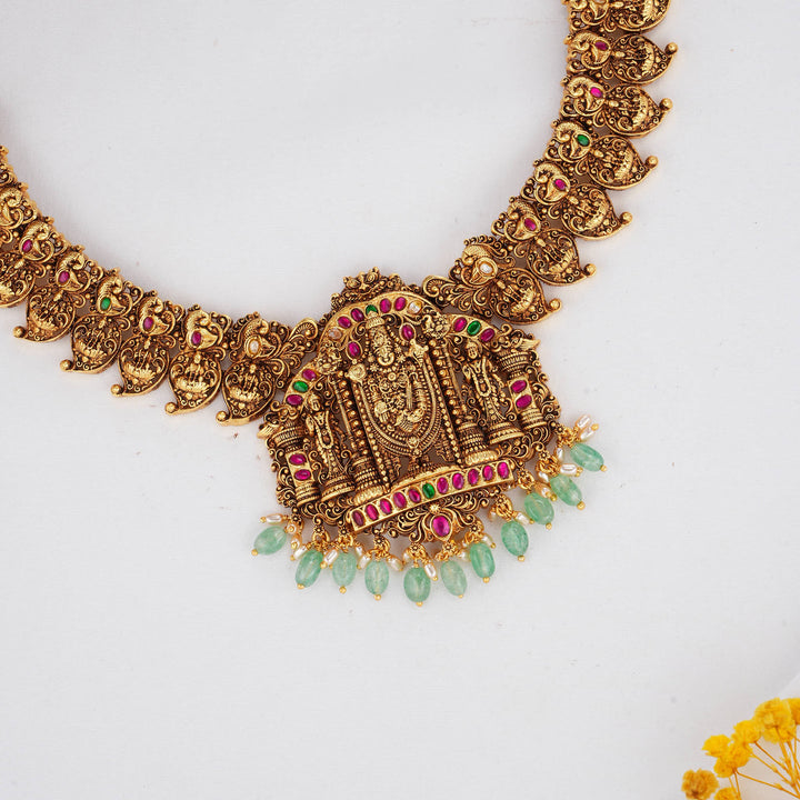 Regal and Graceful 3D Spl Short Necklace Set