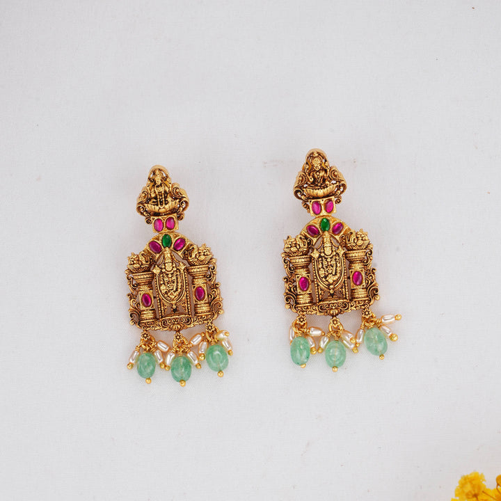 Regal and Graceful 3D Spl Short Necklace Set