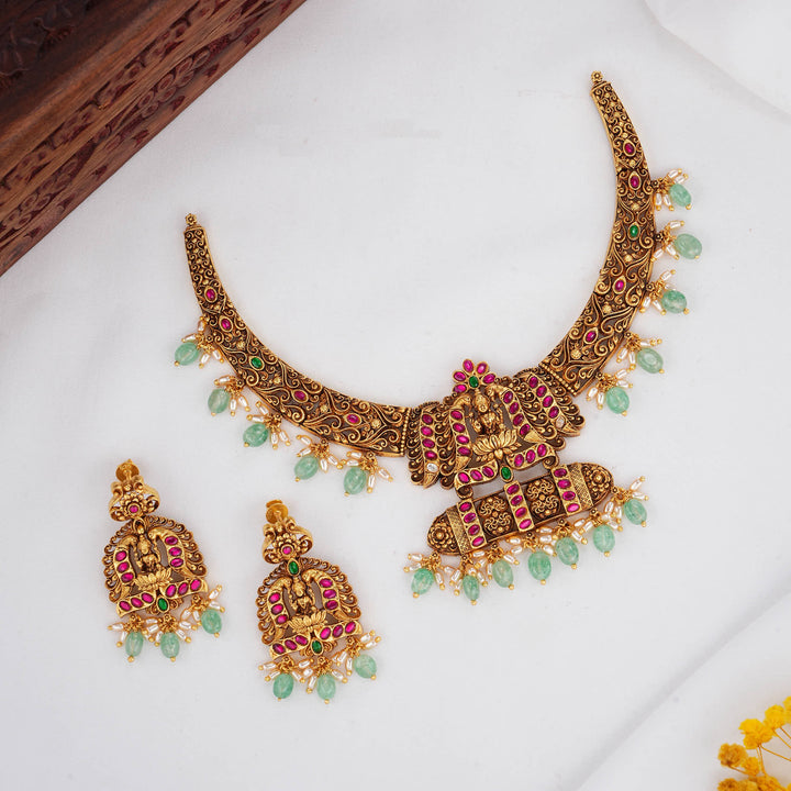 Delicate Divine 3D Spl Short Necklace Set