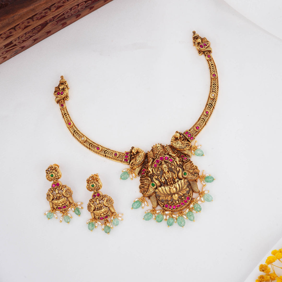 Authentic Shine 3D Spl Short Necklace Set