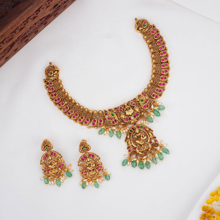 Fresh and Alive 3D Spl Short Necklace Set