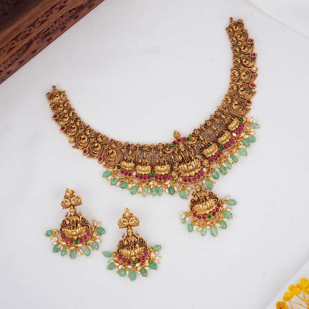 Godly Motif 3D Spl Short Necklace Set