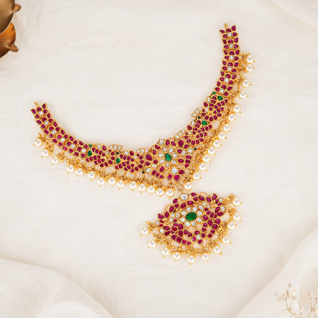 Amarvathi Kundan Short Necklace