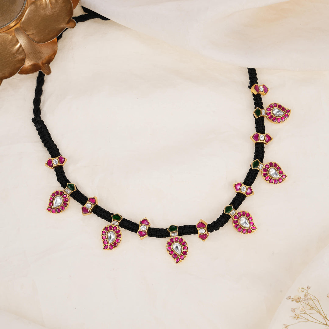Catchy Rope Kundan  Necklace